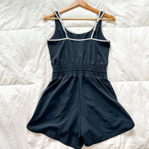 NWOT Abercrombie & Fitch Traveler Romper Black White Women’s Size Small - Picture 9 of 9